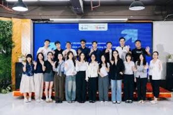 SINH VIÊN KHOA KINH TẾ & QUẢN LÝ THAM DỰ TỌA ĐÀM “ĐỊNH HÌNH CHUYỂN ĐỔI SỐ CÙNG THANH NIÊN VIỆT NAM”